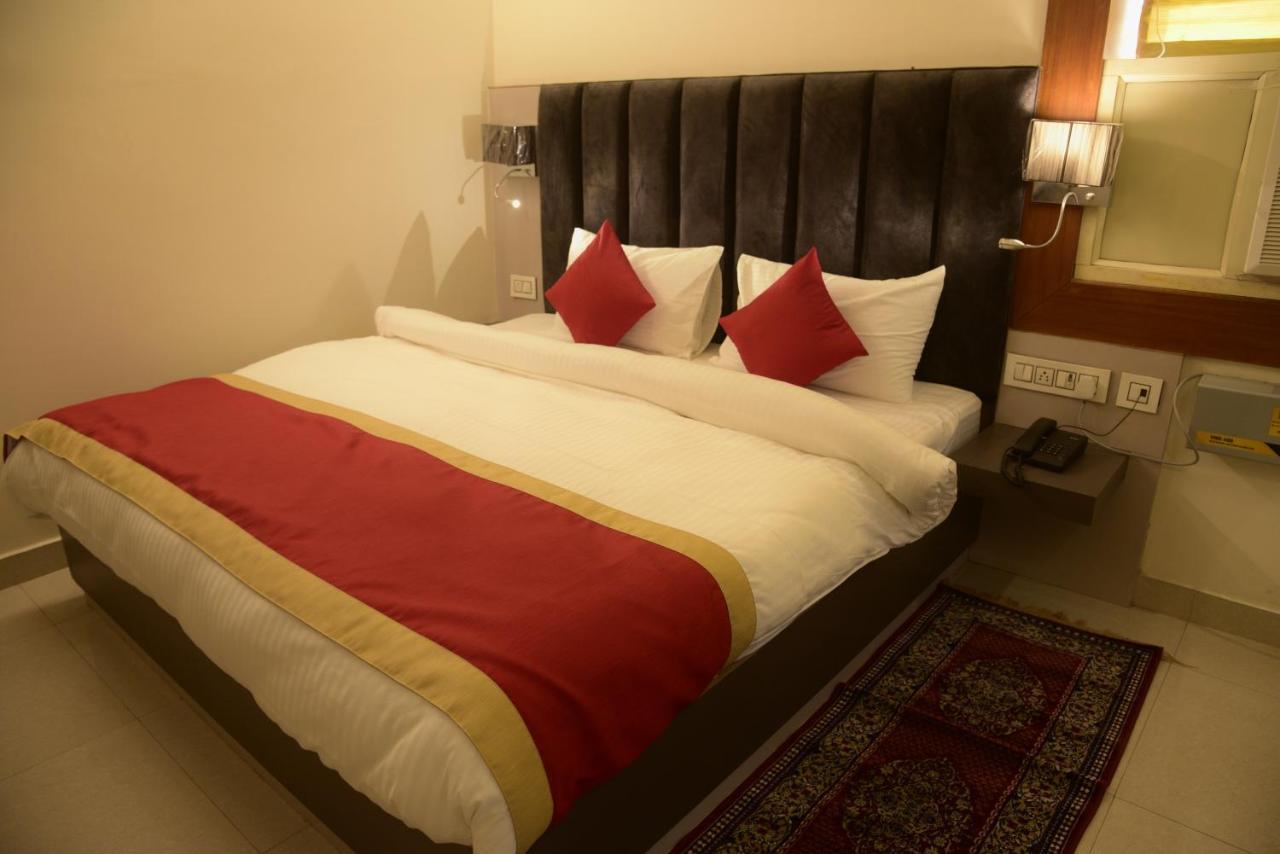 Hotel Le Cypress Bareilly Eksteriør billede