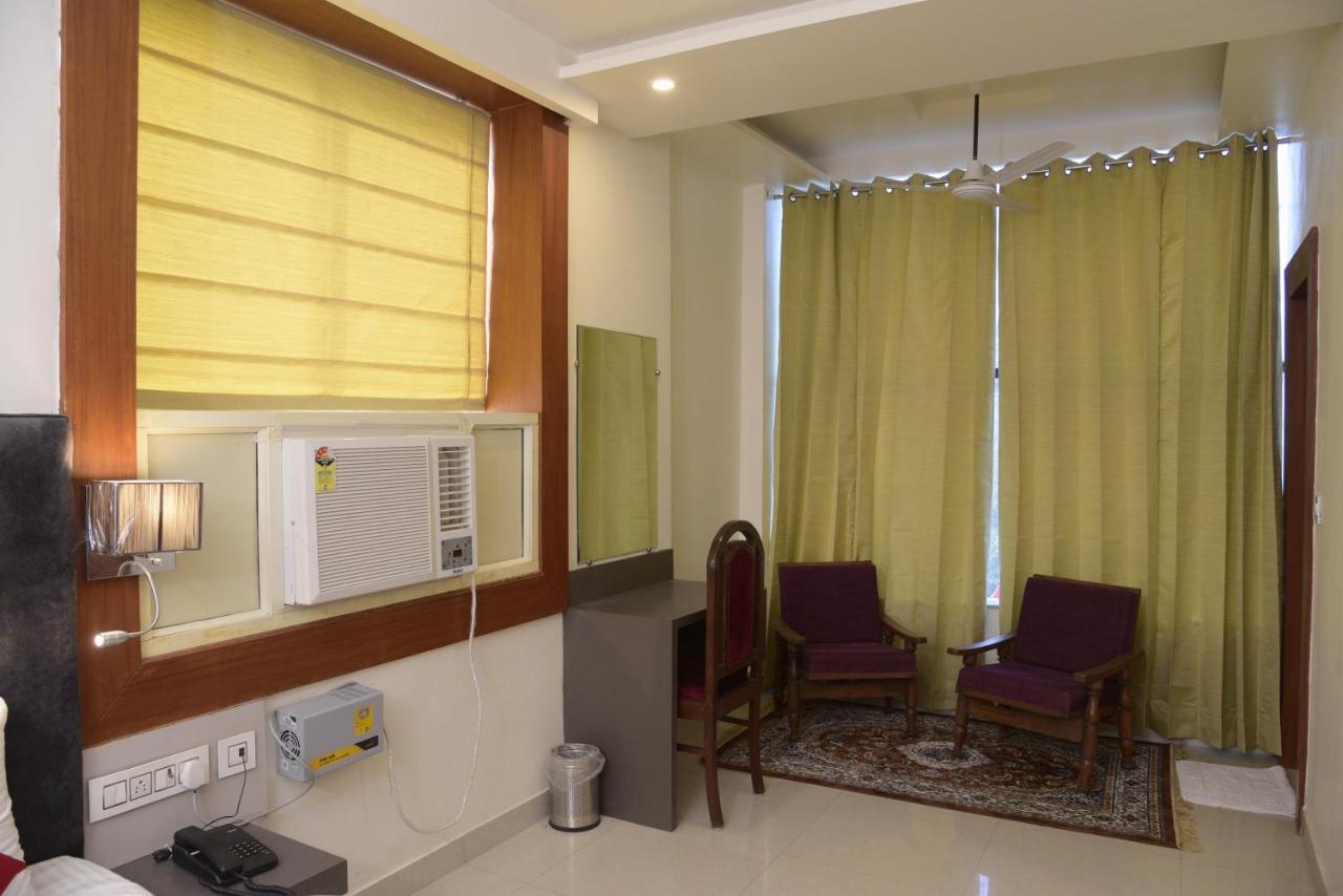 Hotel Le Cypress Bareilly Eksteriør billede