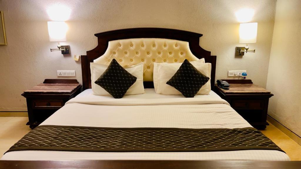 Hotel Le Cypress Bareilly Eksteriør billede